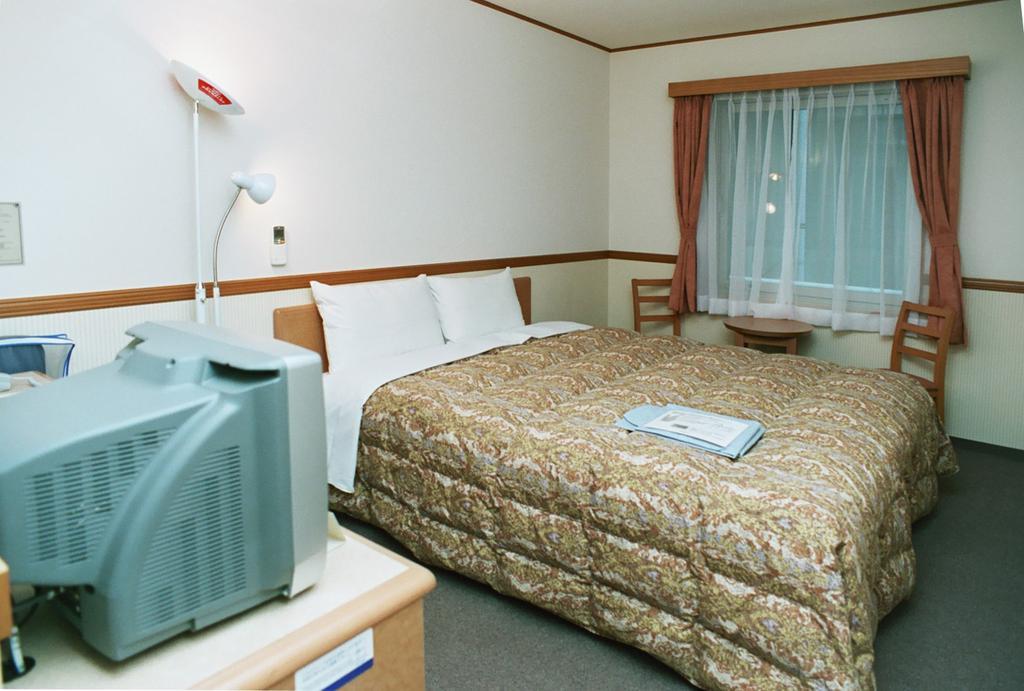Toyoko Inn Yokohama Minatomirai-Sen Nihon-Odori Ekimae Rom bilde